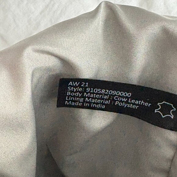 Ecco Black Leather Bucket Bag – Like New - Picture 7 of 9